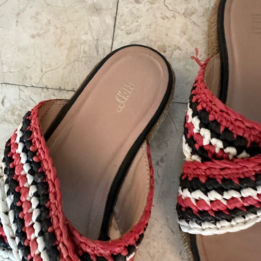 Red Valentino Raffia Slides - Picture 4 of 5